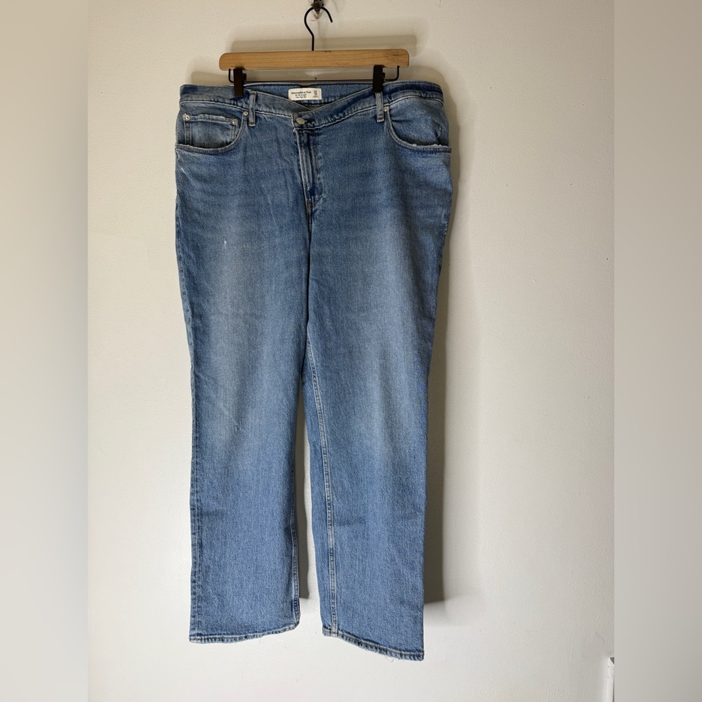 NWT Abercrombie Fitch The‎ 90s Straight Ultra High Rise Jeans Size 34/18S